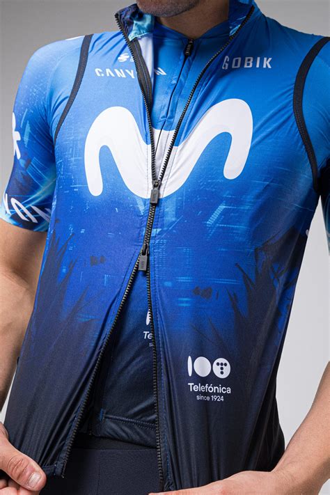 gobik movistar team vest